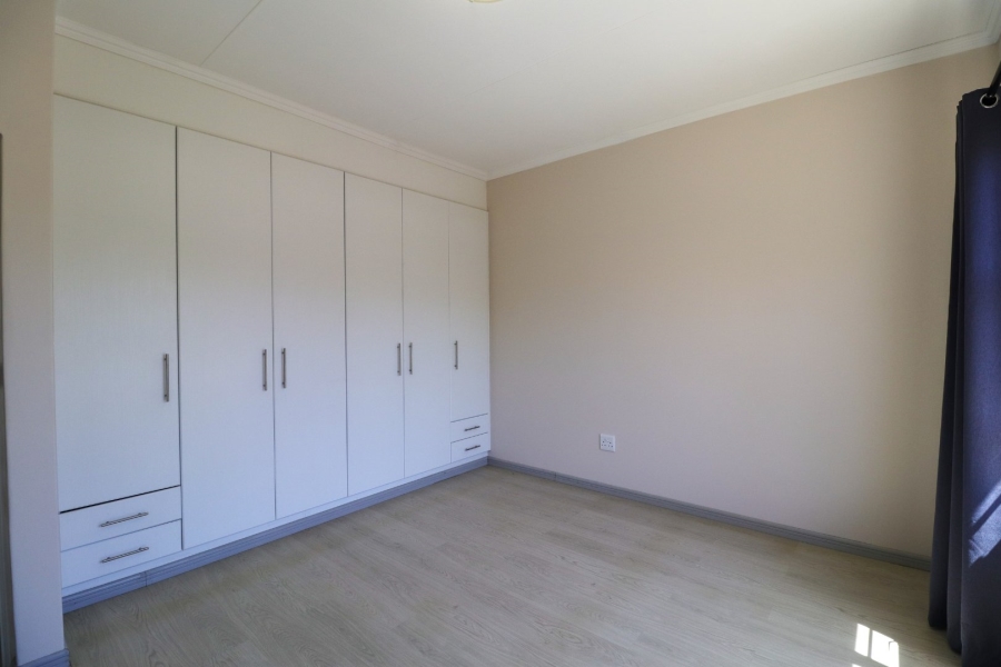 3 Bedroom Property for Sale in Fraaiuitsig Western Cape